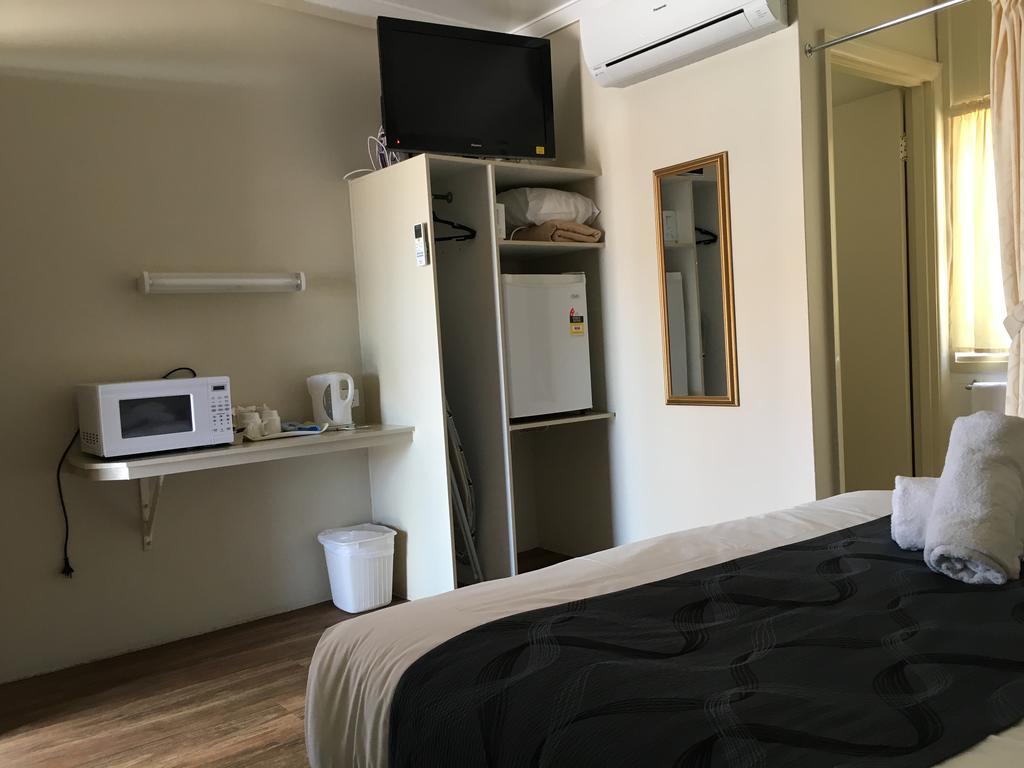 Plantation Park Motor Inn Еър Стая снимка