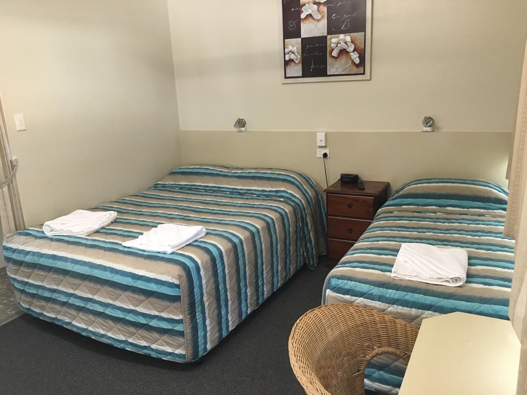 Plantation Park Motor Inn Еър Стая снимка