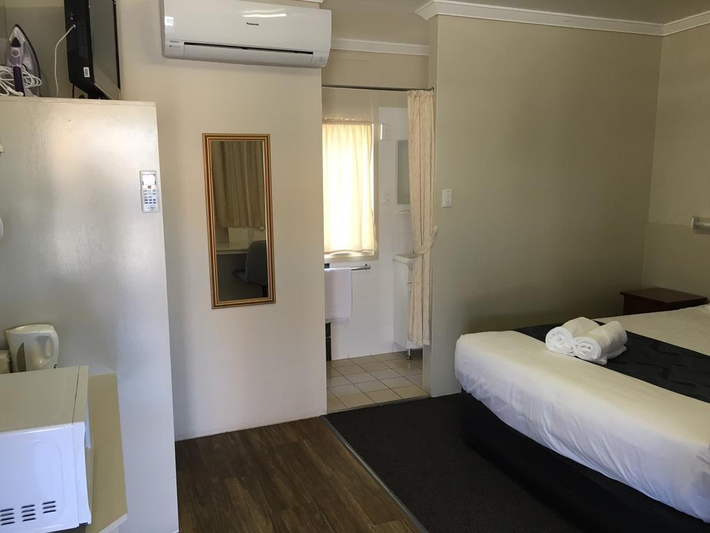 Plantation Park Motor Inn Еър Стая снимка
